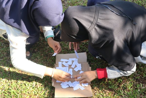 Karantina Bahasa Arab dan Inggris