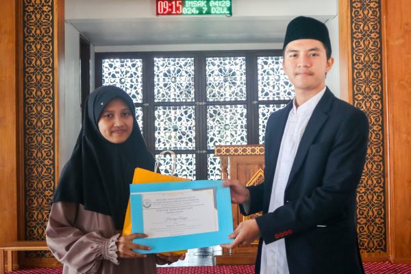 Pembagian Raport SMP Dar'el Auliya Boarding School 2024 - IMG_4819 (1)