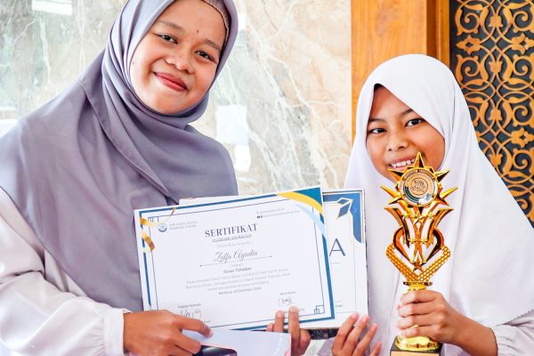 Laporan Hasil Belajar Semester 1 Desember 2024 SMP Darel Auliya (2) Laporan Hasil Belajar Semester 1 Desember 2024 SMP Darel Auliya (2)