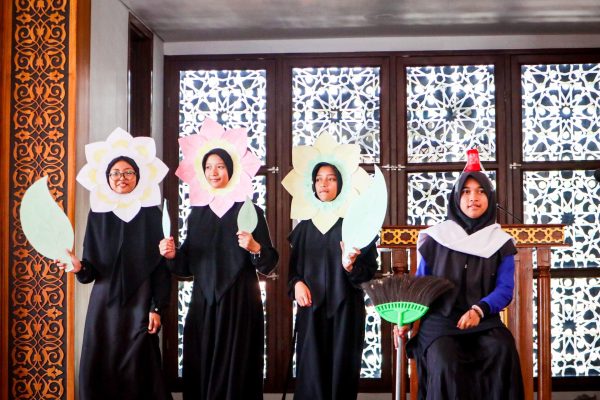 Pembagian Raport Semester Desember 2024 Siswi SMP Darel Auliya Bandung (13)