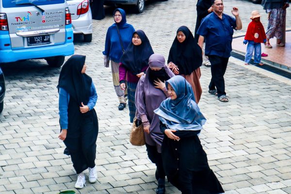 Pembagian Raport Semester Desember 2024 Siswi SMP Darel Auliya Bandung (2)