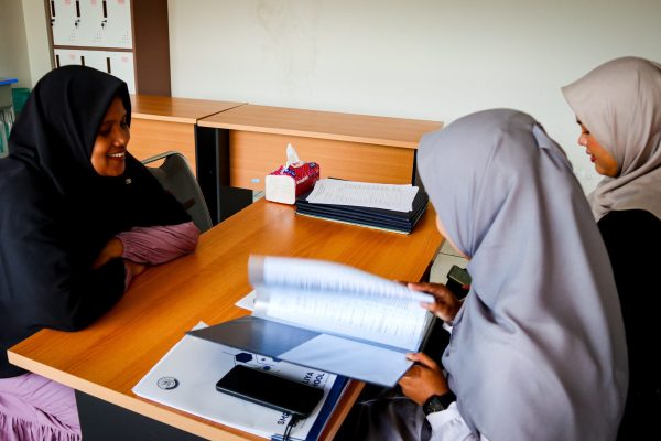Pembagian Raport Semester Desember 2024 Siswi SMP Darel Auliya Bandung (7)