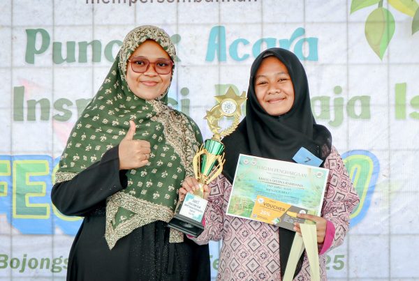 Juara 2 Lomba Cerdas Cermat Islami (LCCI) di Acara Fespira 8.0 se-Bandung Raya